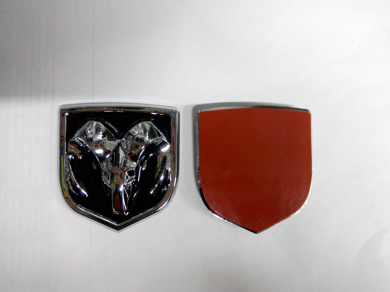 

Эмблема DODGE 61х66 мм