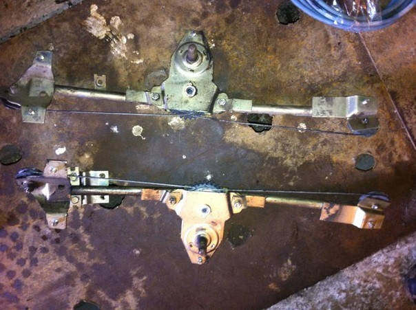 

Стеклоподъемник задний левый ЗАЗ 1103 Славута 1105 Дана бу