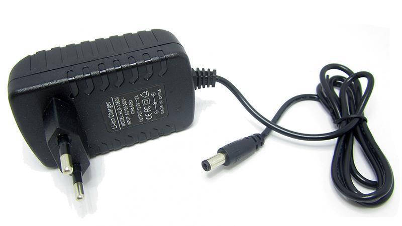 

Блок питания AC/DC 12V-2A 110-240VAC разъем(5.5*2.5), Черный