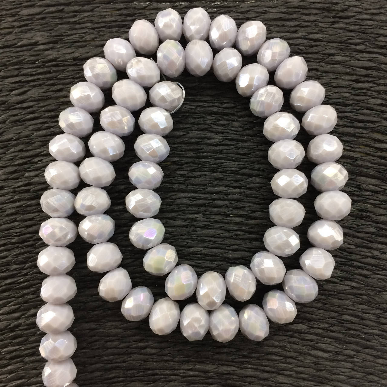 

Бусины на нитке Стекло рондель d=8мм цвет светло-серый с переливом (~72 бусины на на нитке)