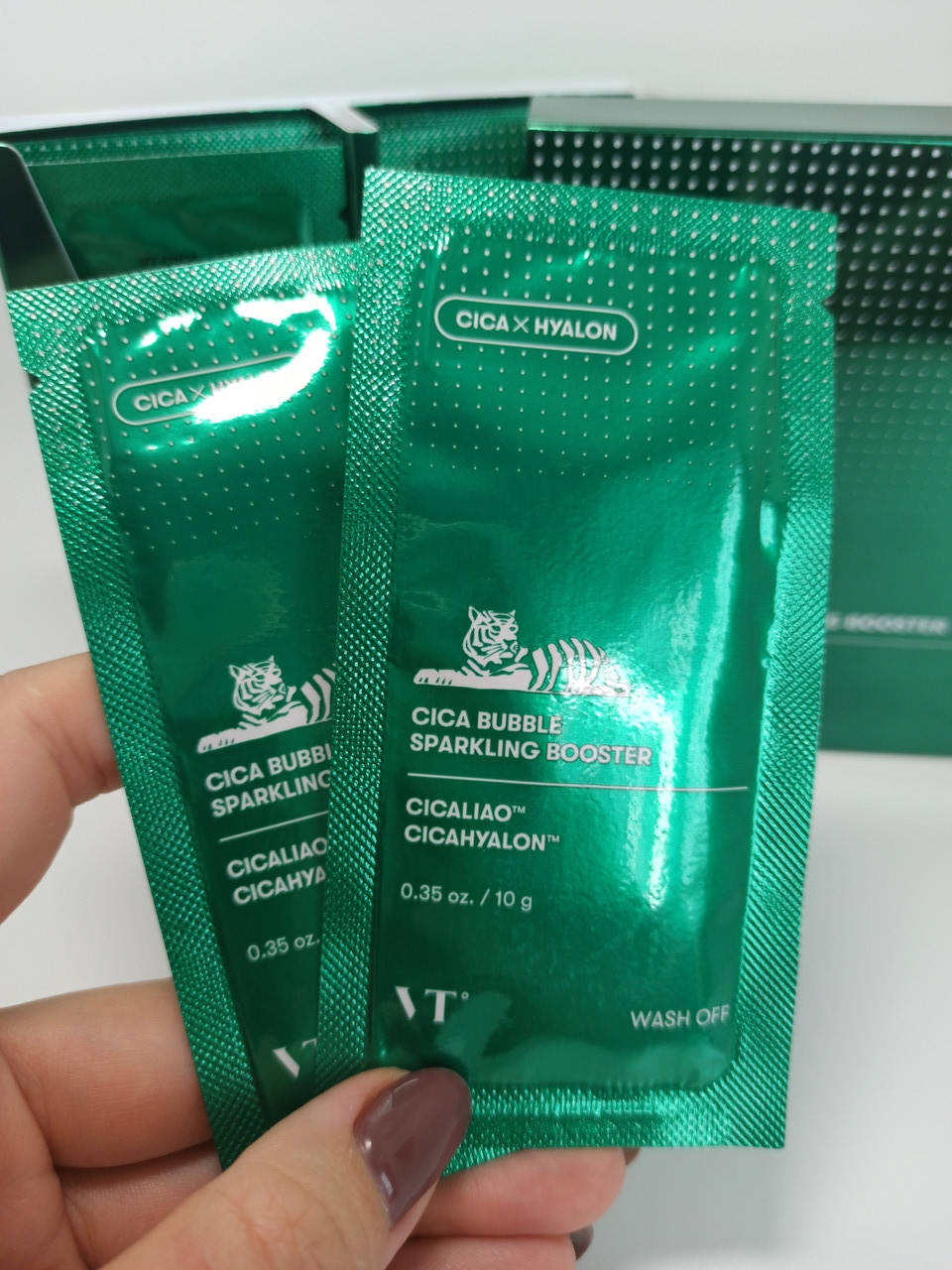 

VT Cosmetics Cica Bubble Sparkling Booster Маска – пенка с центеллой