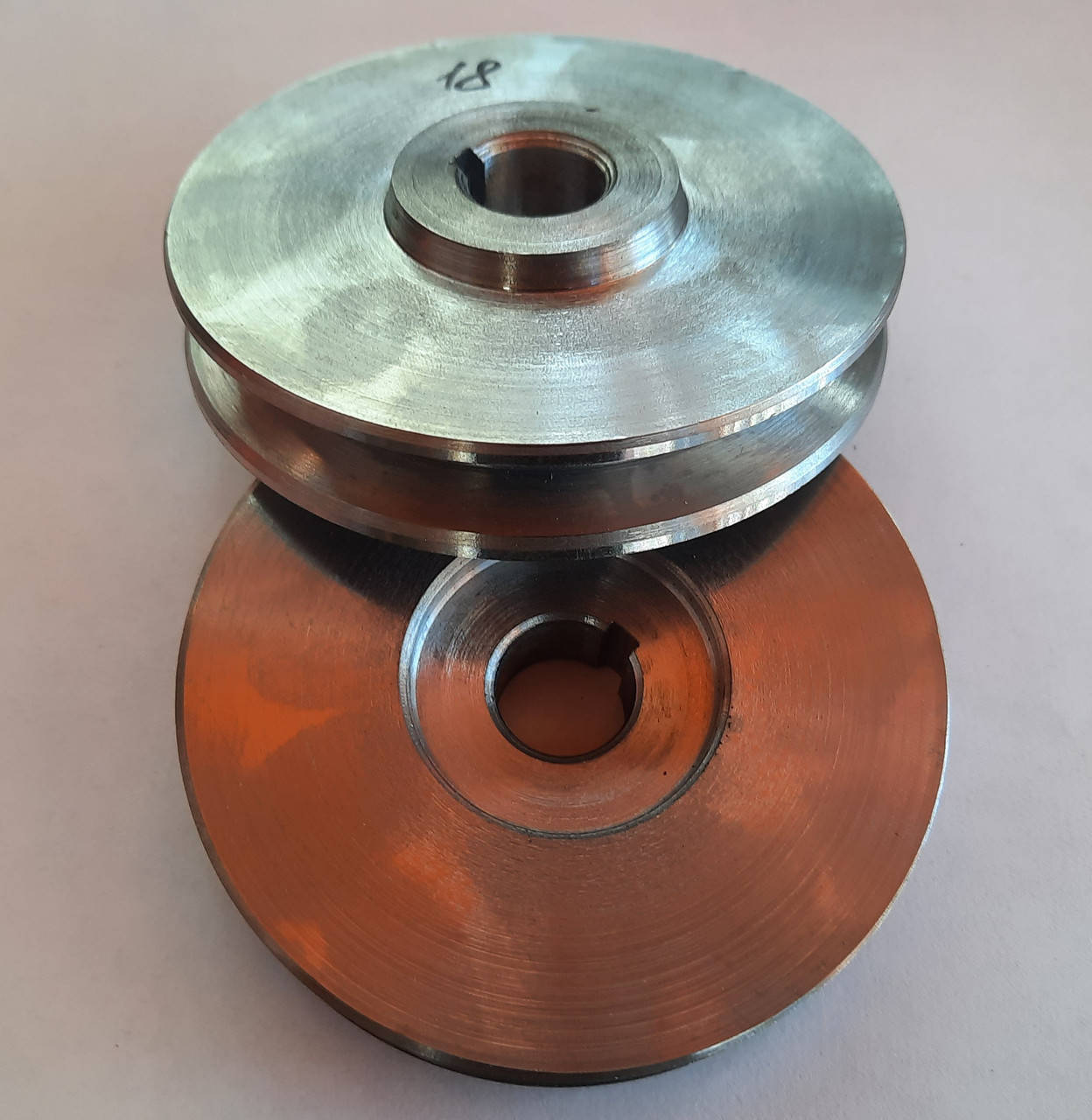 

Шкив ремня ведущий 1 ручей (посадочный Ø18мм наружный Ø96 мм) профиль А