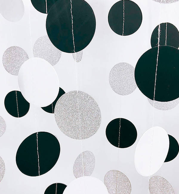 

Бумажная гирлянда "Disk" длина - 3 м., особенность цвета - серебряные блестки