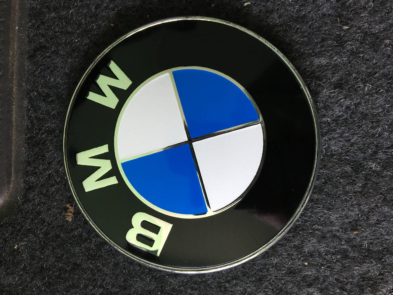 

Эмблема на багажник бмв bmw (74мм) E46,