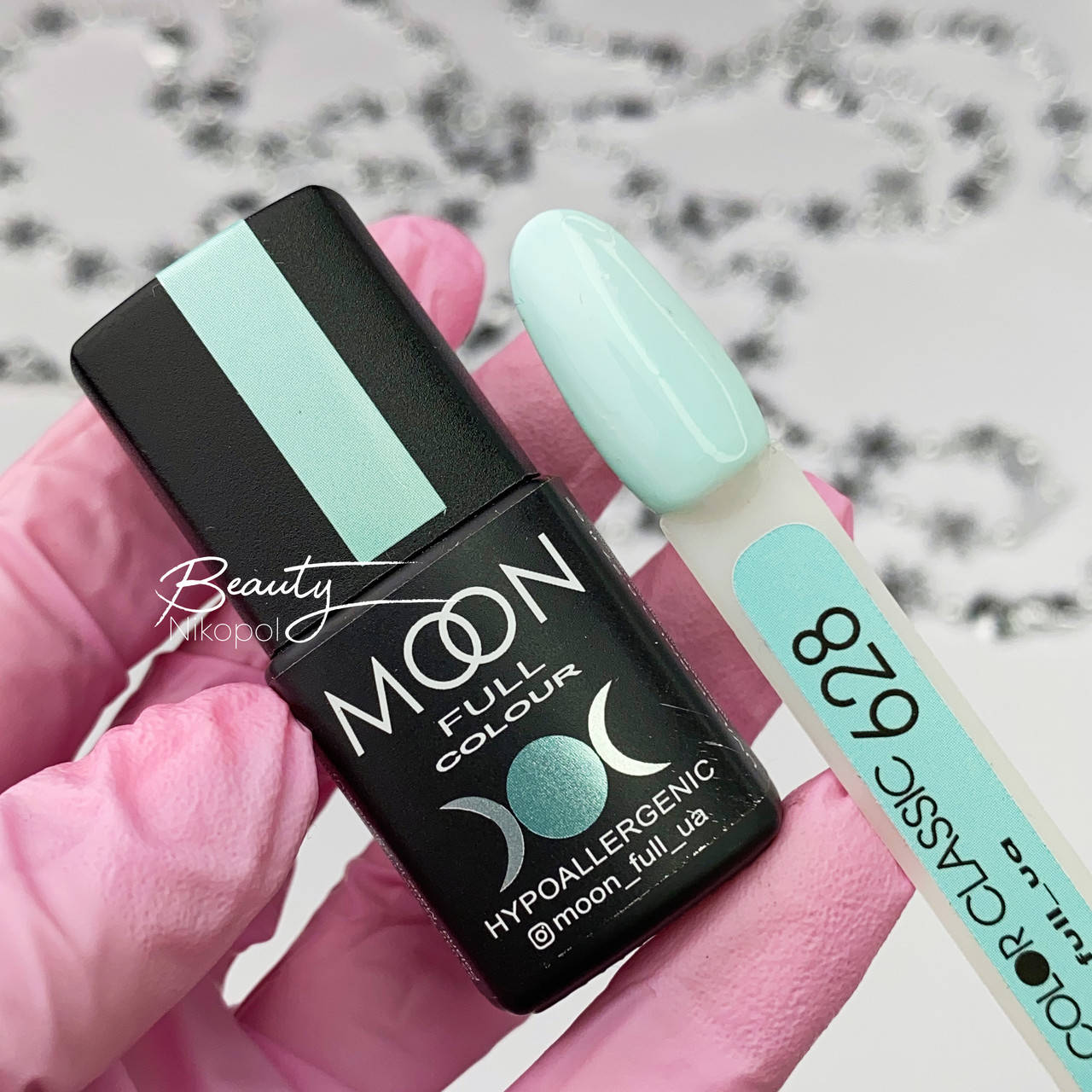 

Гель-лак MOON FULL Summer 2020 №628 бело-зеленый светлый,8 мл.