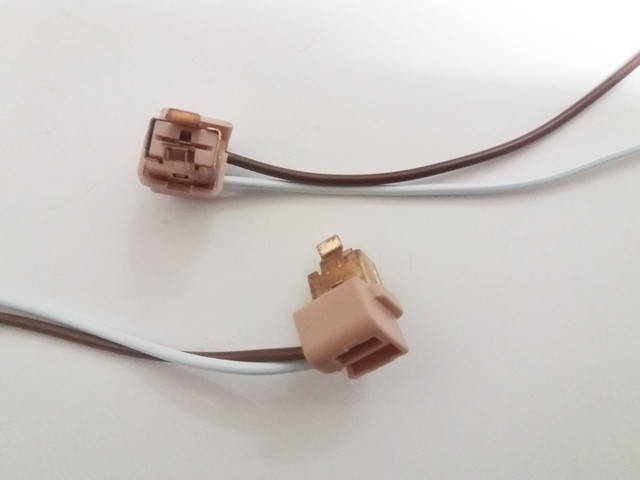 

Разъем фары H1 с проводом массы SQ-1310
