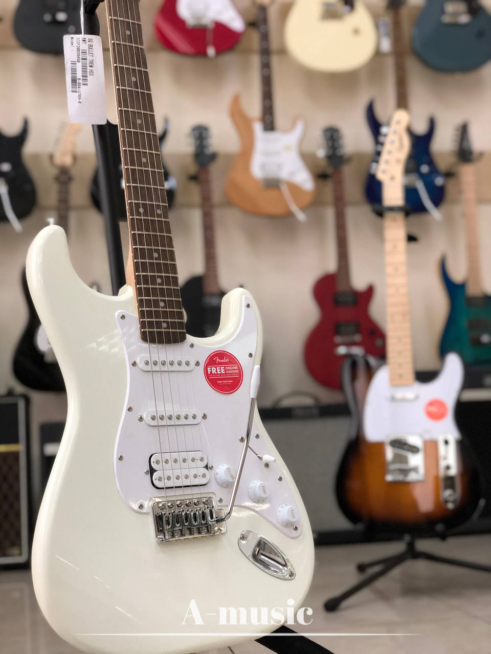 

Электрогитара SQUIER by FENDER BULLET STRATOCASTER HT HSS AW, Белый