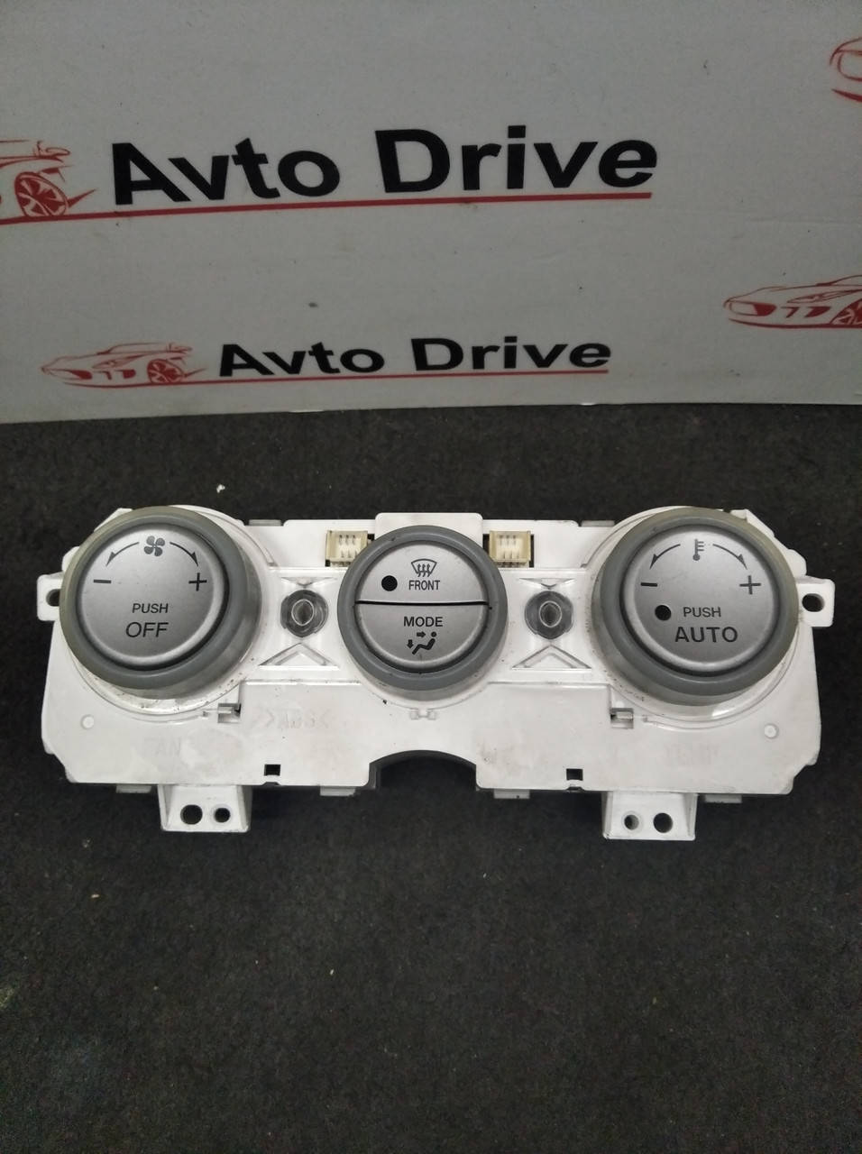 

Блок управления печкой кондиционером климатом Mazda 6 GG 2002-2007