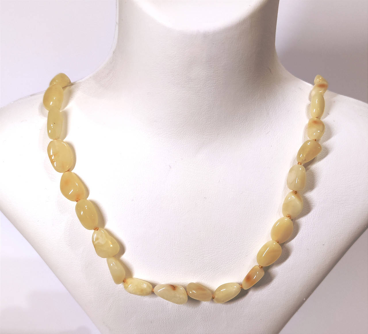 

Бусы из янтаря светлые. Янтарные бусы светлые 40см