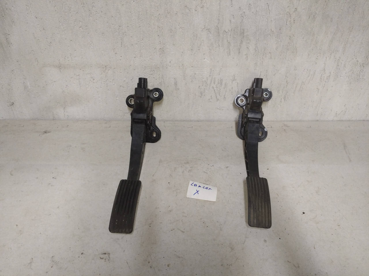 

Педаль газа Mitsubishi Lancer X MN101544
