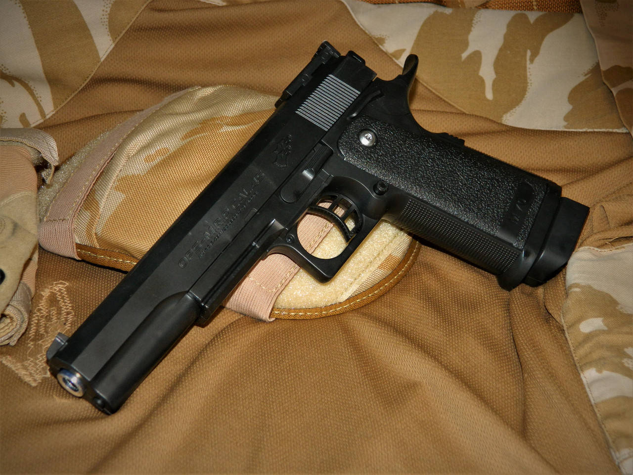 

Пистолет игрушечный (Smith & Wesson SW1911) на пластиковых шариках, Черный