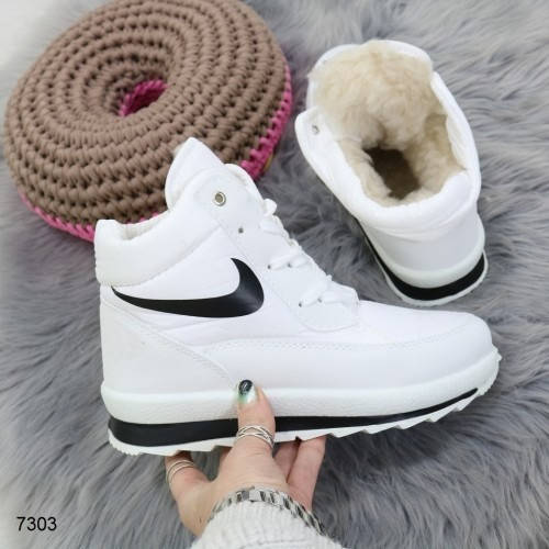 

Ботинки теплые женские зимние белые Размер 40-25см, Серебристый