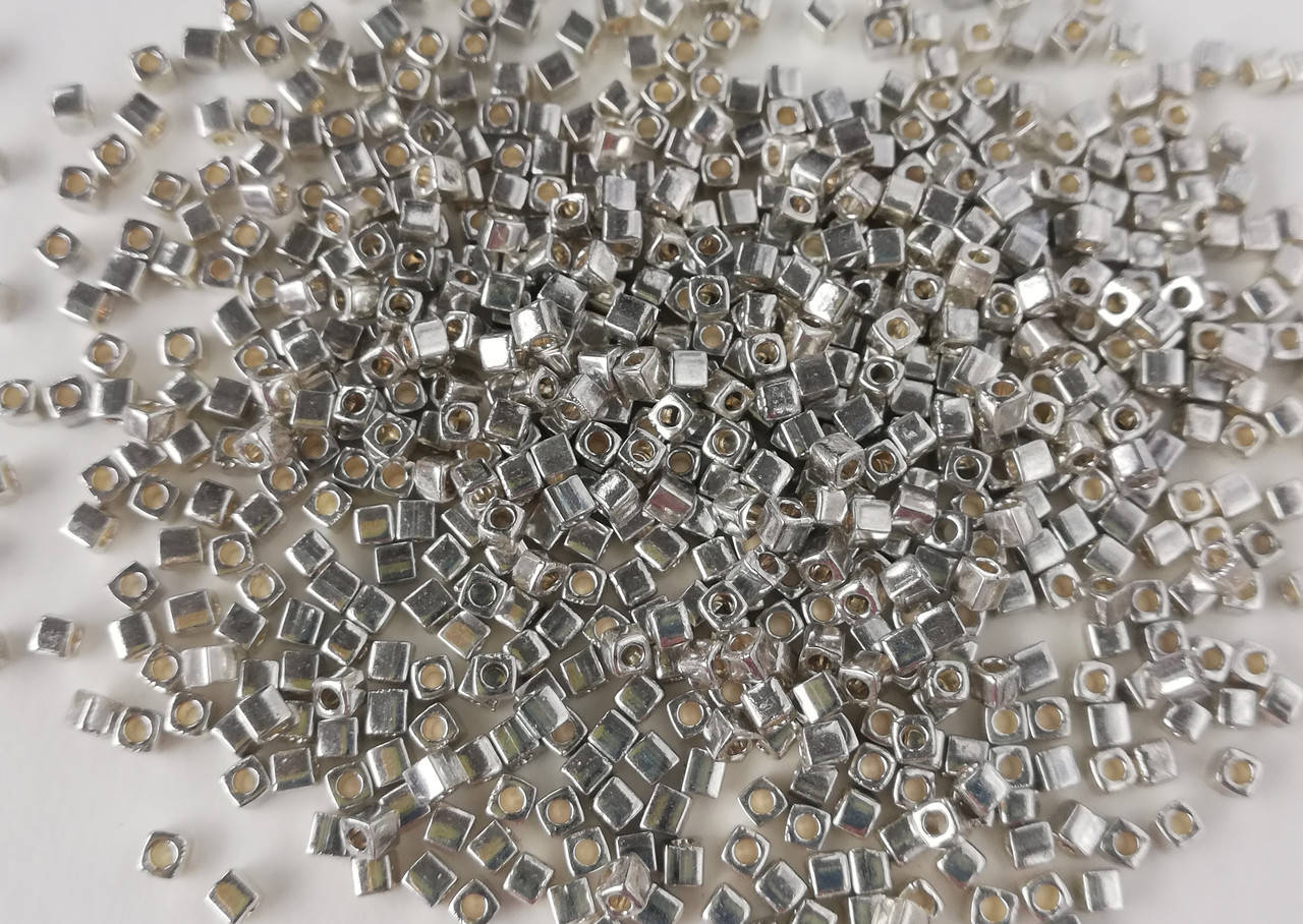 

Miyuki Square Beads 1,8 мм SB1051 Galvanized Silver - Покриття може стиратися з часом