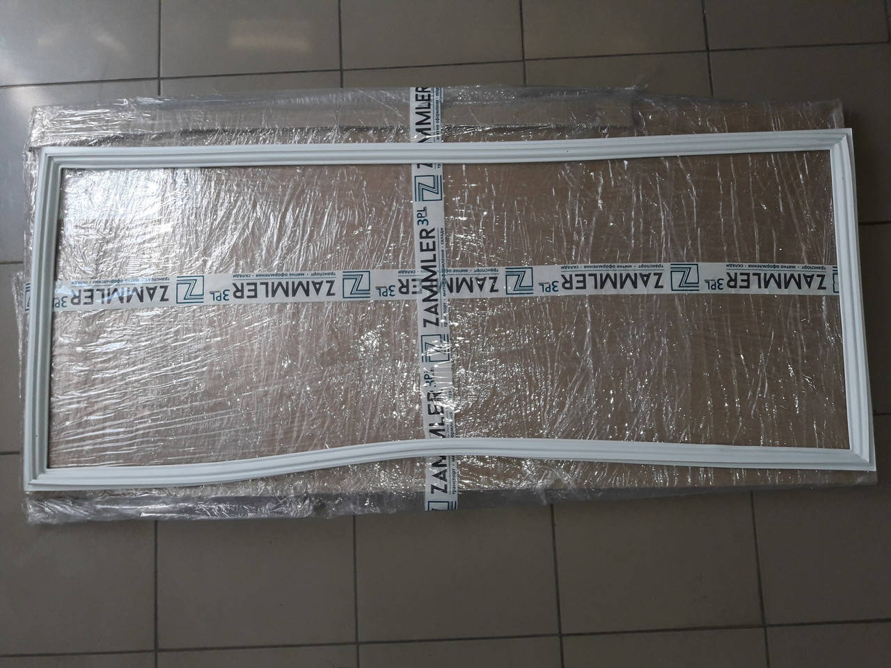 

Уплотнительная резина для морозильной камеры Beko - 4546861000