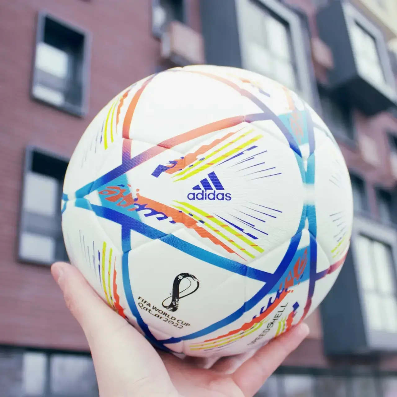 

Футбольный мяч Adidas FIFA World Cup 2022 SpeedShell