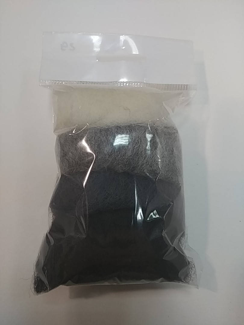 

Набор кардочесаной шерсти для валяния 20г №29 СЕРО-ЧЕРНЫЕ ТОНА