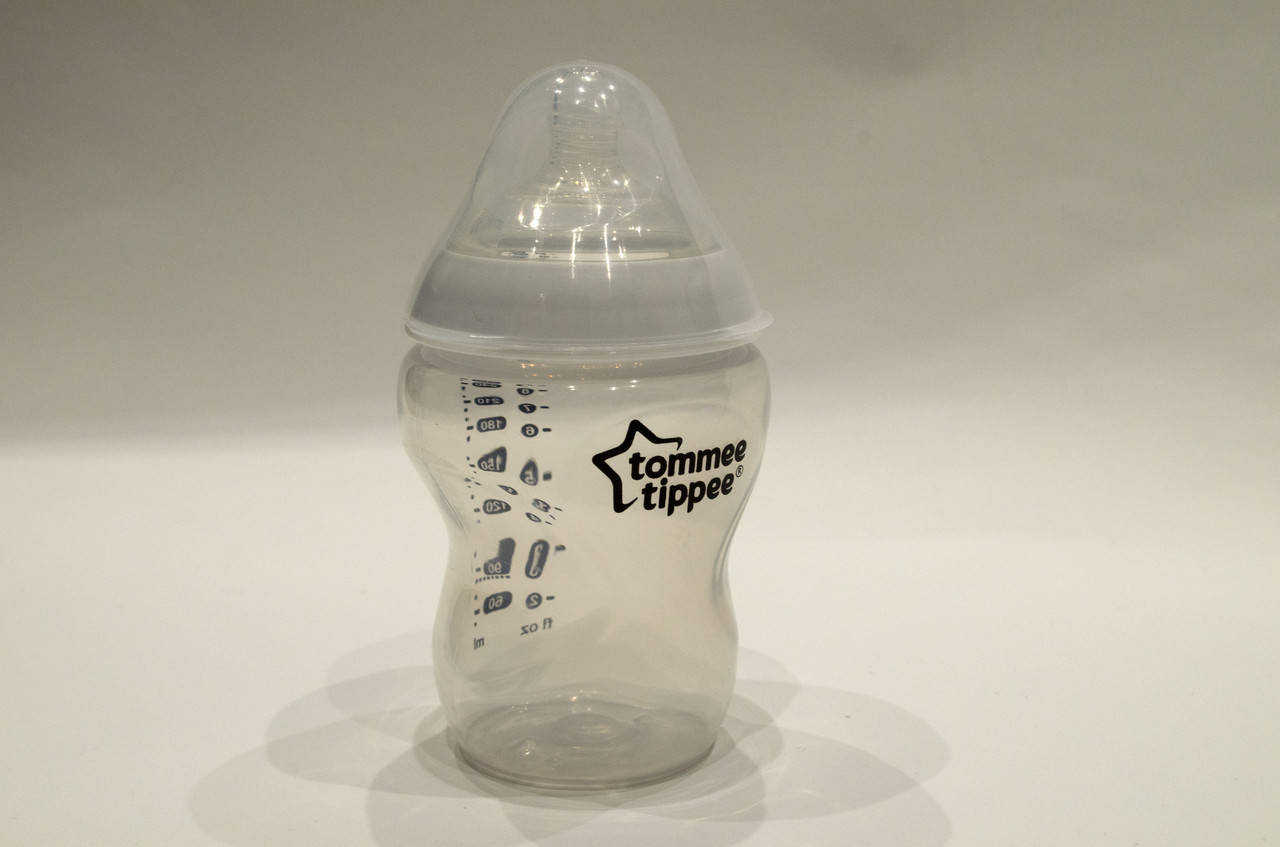 

Бутылочка для кормления - белая с системой против коликов 260 мл Tommee Tippee, Белый