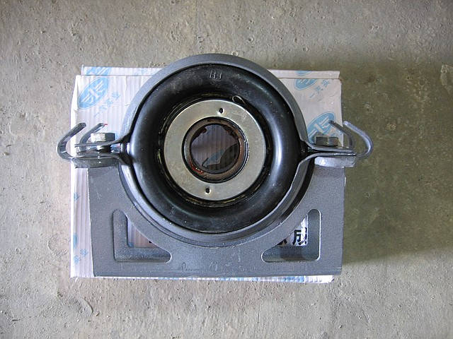 

Опора карданного вала в сборе (подвесной подшипник) FAW 1051, 1061 (Фав)