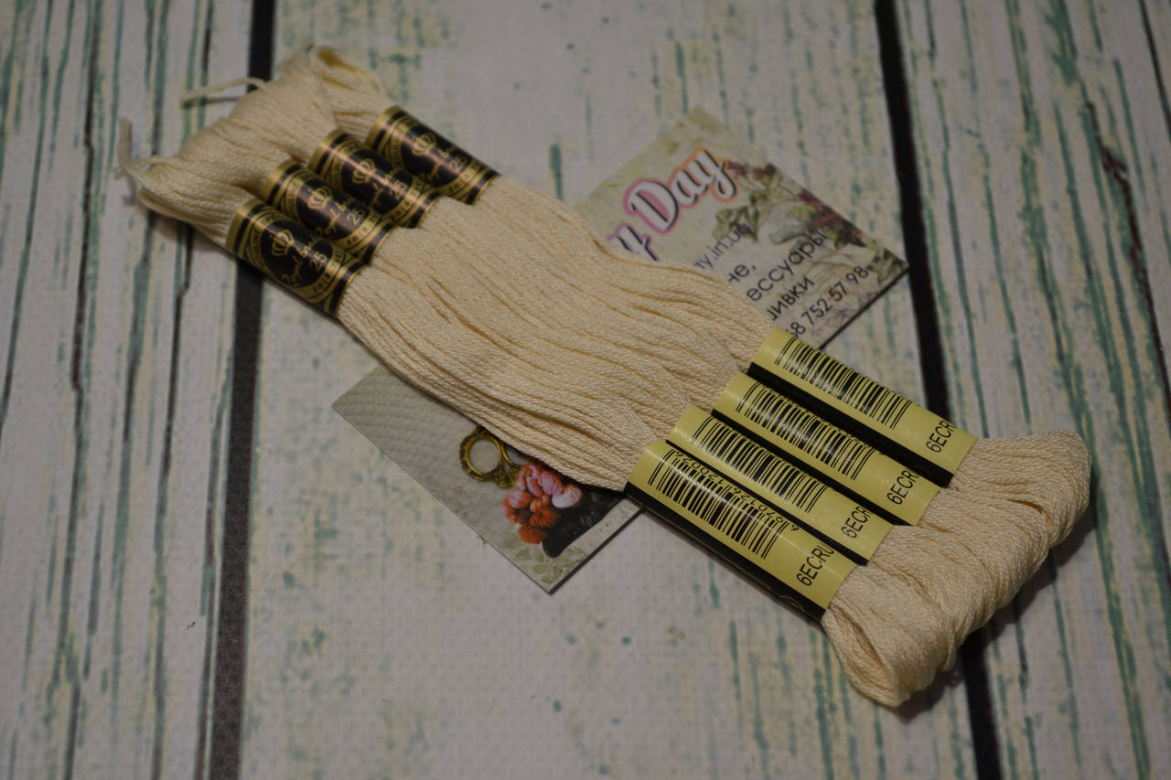 

Мулине Royal Broderie, цвет №ecru