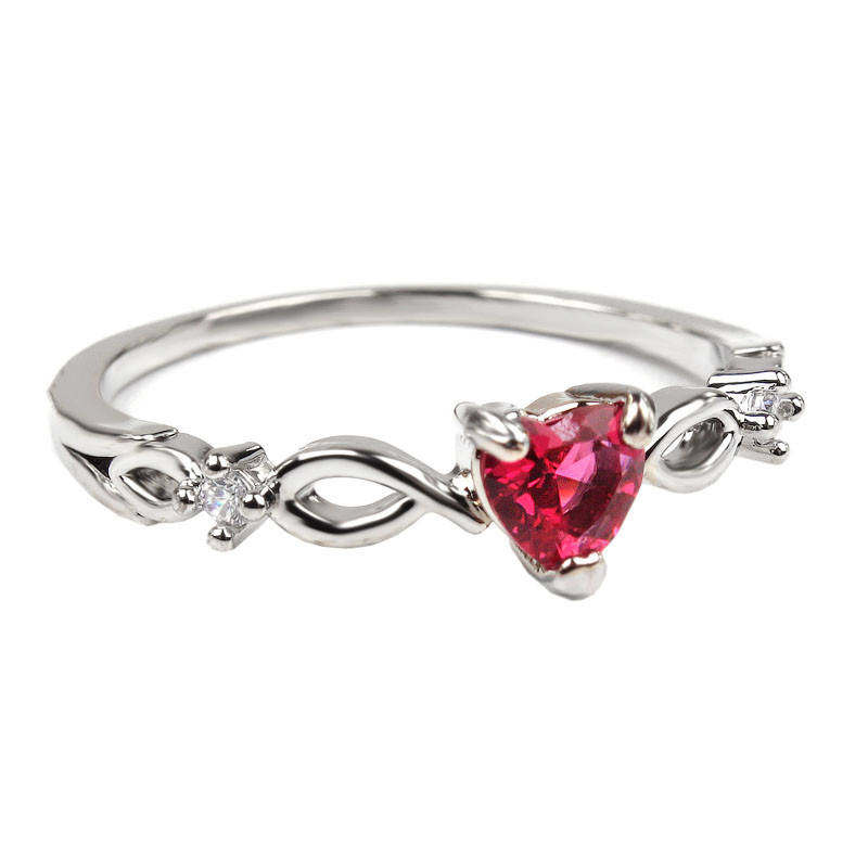 

Женское кольцо с камнем "Сердце", красное, С10145