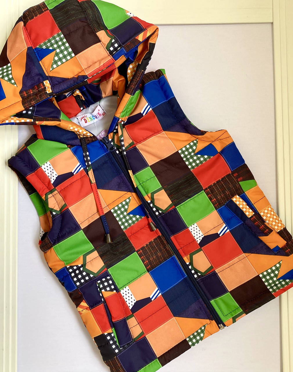 

Жилетка для мальчика 104