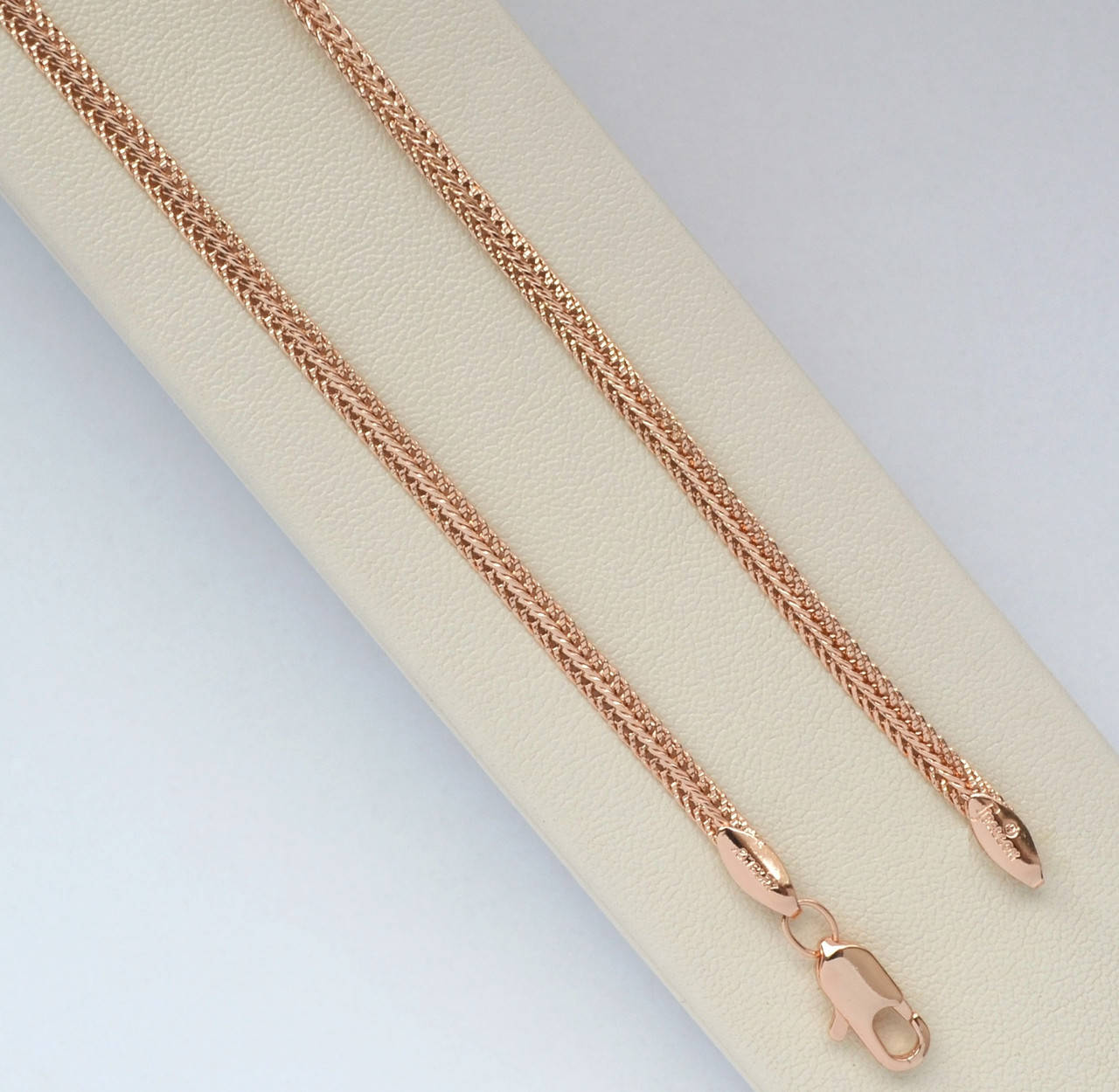 

Цепочка плетение колос покрытие золотом 18к. длина 50 см. ширина 2 мм.