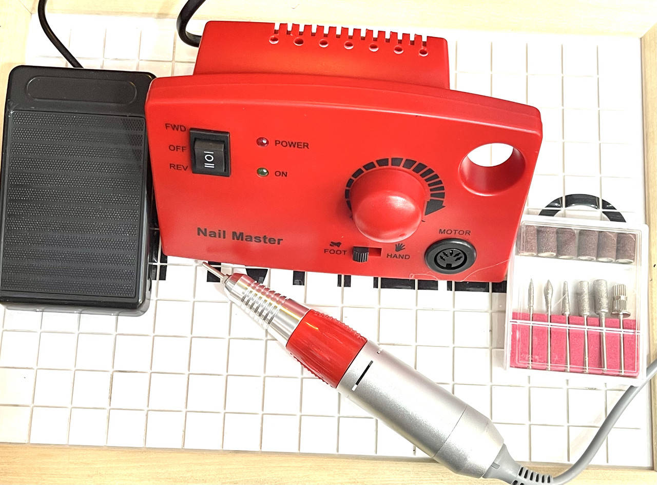 

Фрезер для маникюра и педикюра Nail Master ZS-602 35000 об/мин 35Вт Белый