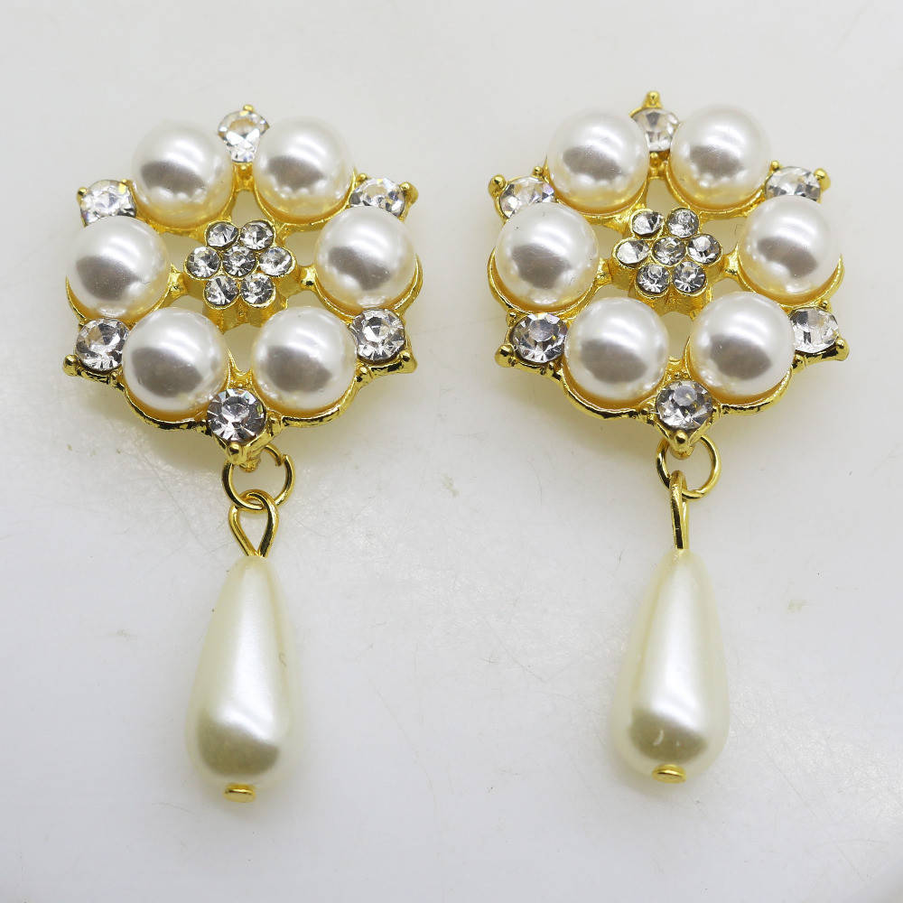 

Очень красивая подвеска .Цвет золото .