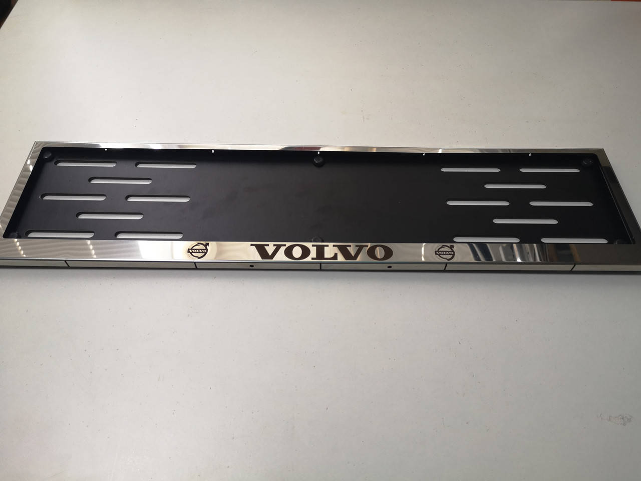 

Номерная рамка для авто Volvo