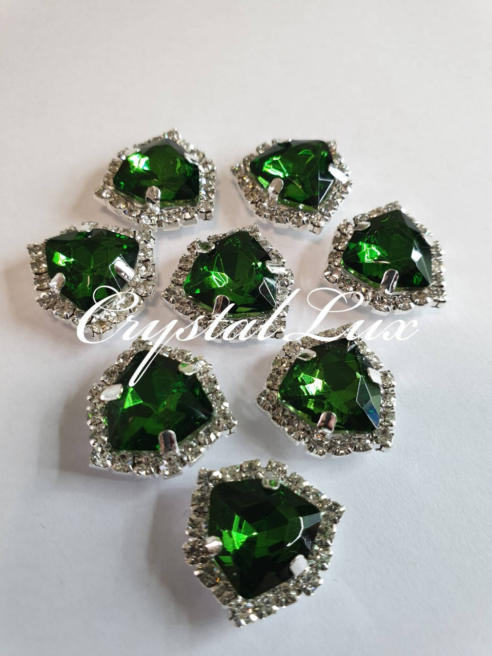 

Triangle 16*16mm Emerald в цапах
