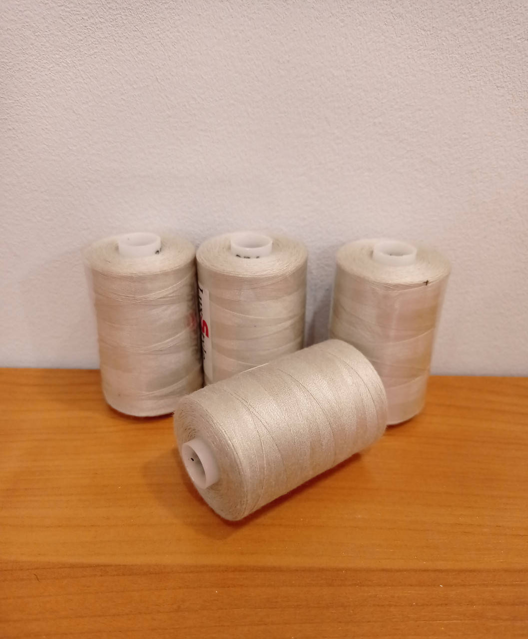 

Нитки швейные LuxStyle 40/2-1000м (100% полиэстeр) №_354, Разные цвета