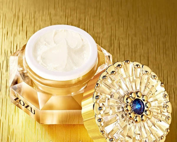 

Омолаживающий и увлажняющий крем для лица ZOZU LADY CREAM 10 г