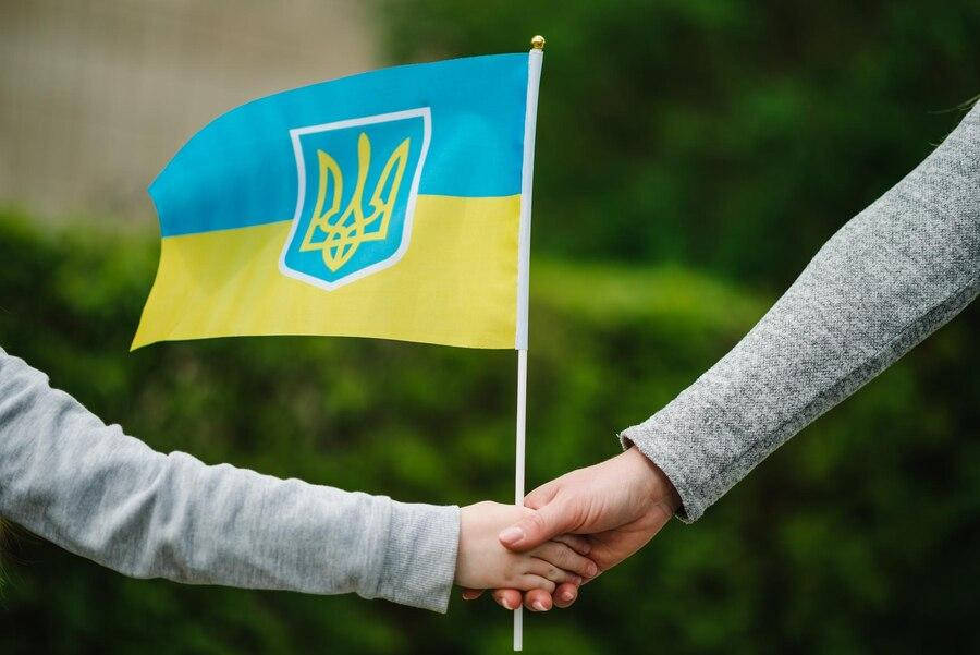 

Флаг Украины 30х20 см на трубочке с Тризубом по центру флага