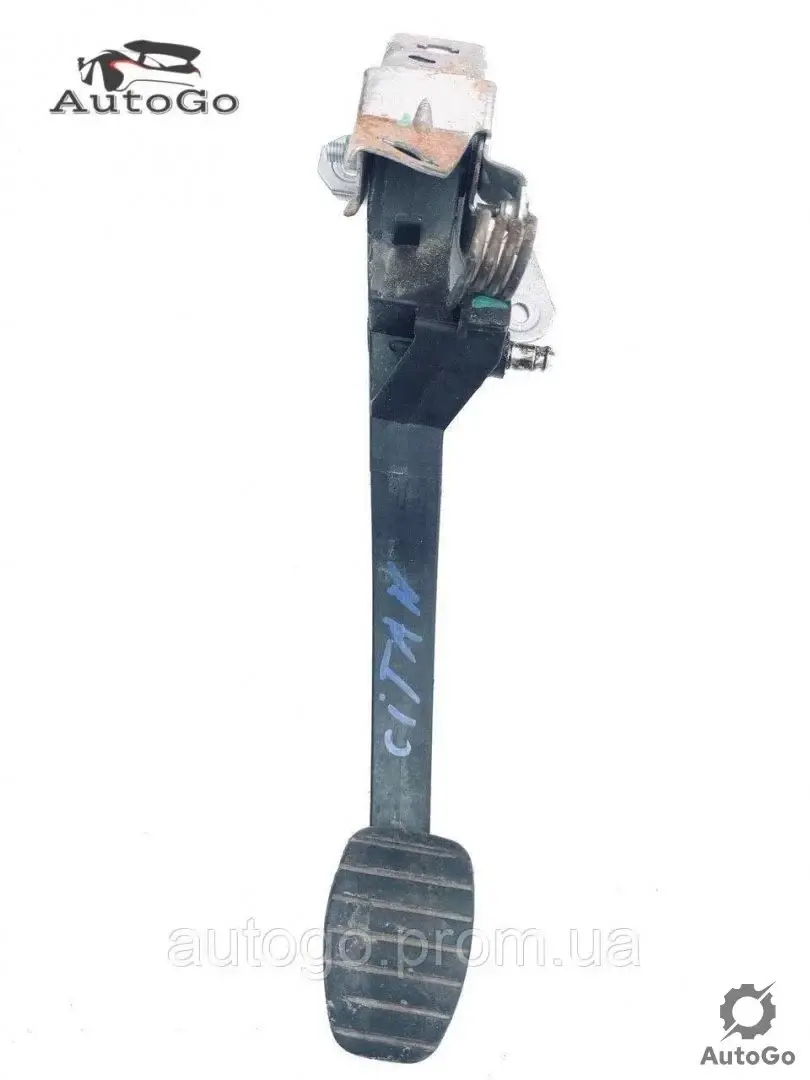 

Педаль сцепления Mercedes-Benz Citan W415 Renault Kangoo II 465037304R