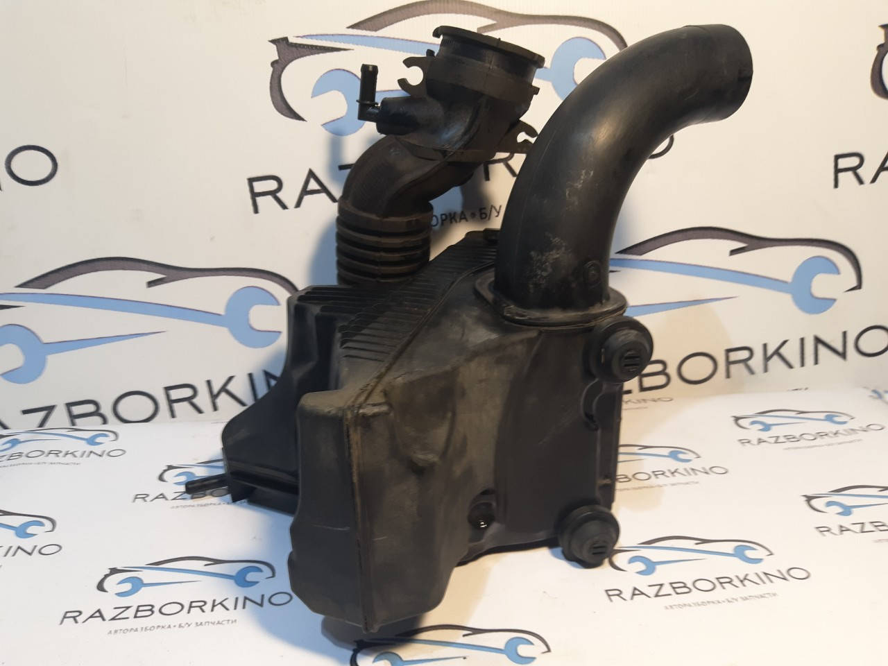 

Корпус воздушного фильтра 8200398953 Renault Clio 3 (Рено Клио 3)