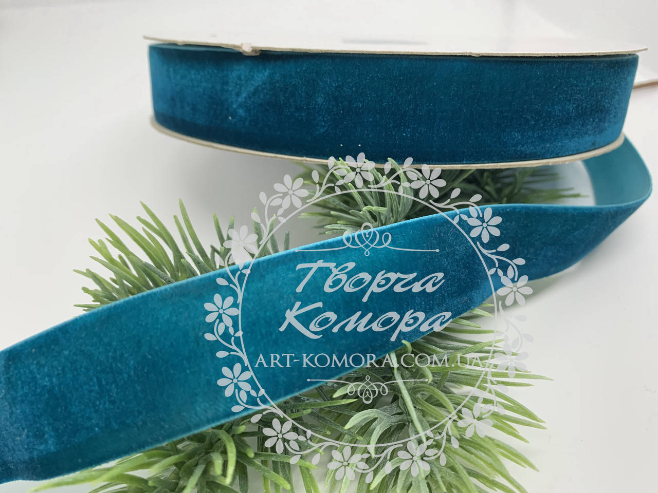 

Лента велюровая (бархатная) темно-бирюзовая, 2,5 см