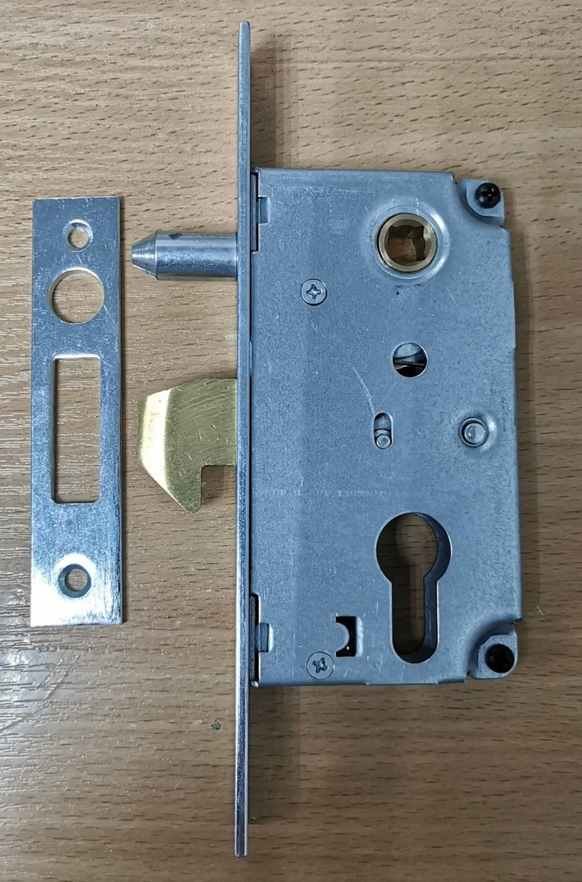 

Корпус замка F40 72*40мм для откатных ворот и калиток