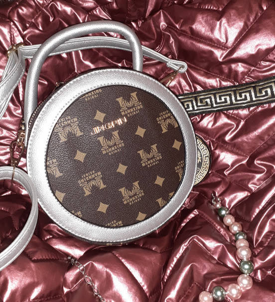 

Сумка Женская круглая брендовая сумочка бежевая коричневая серебристая