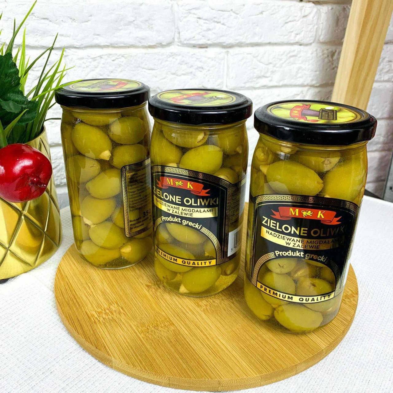 

Оливки с миндалём внутри. Вес 350 г.