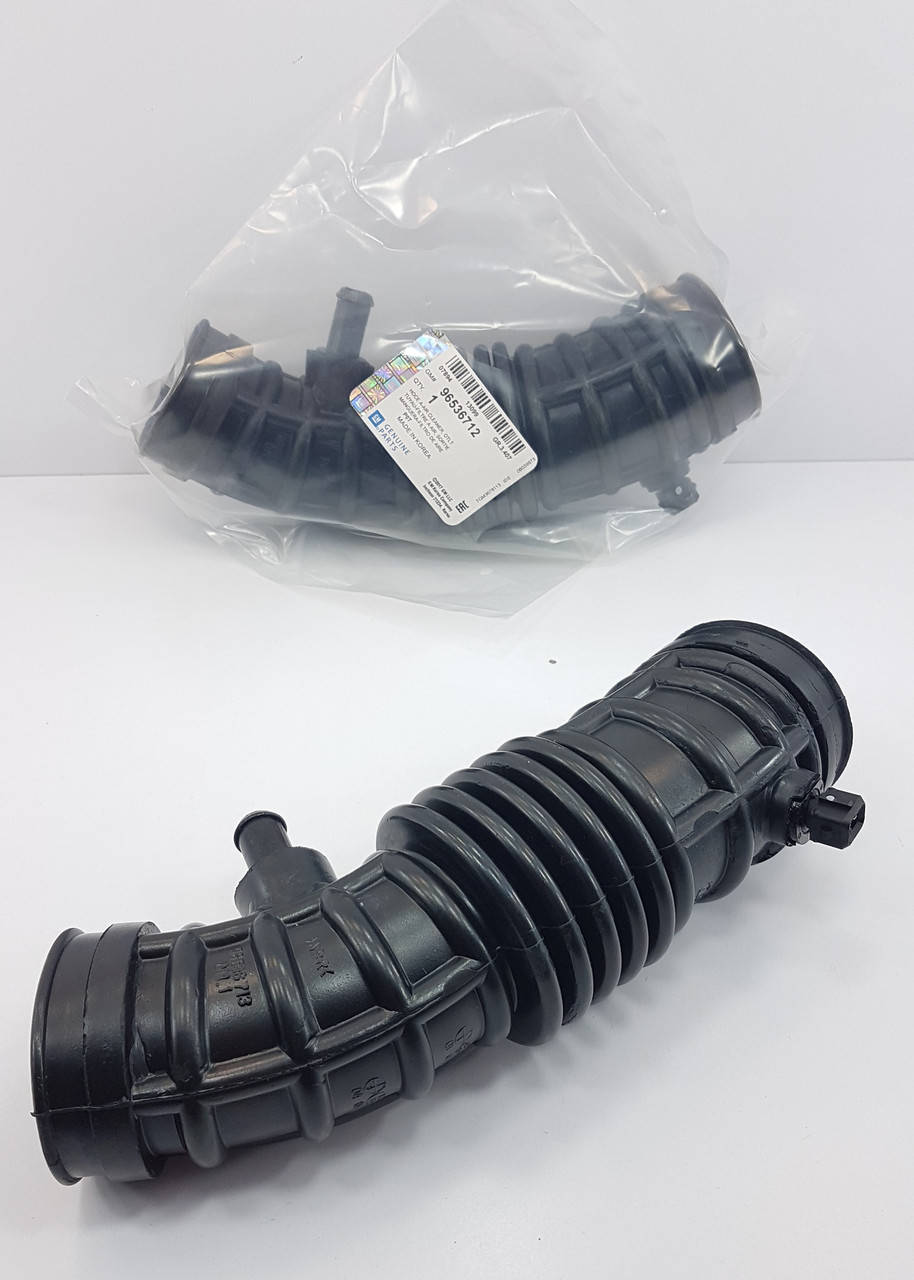 

Патрубок воздушного фильтра Авео 1,5 GM Корея (ориг)