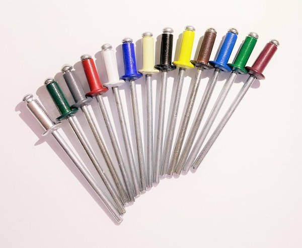 

Заклепки 4х8мм сталь\аллюминий покраска по RAL 500шт\уп