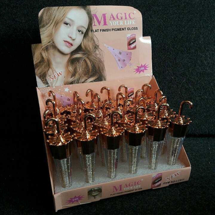 

Блеск для губ прозрачный Magic