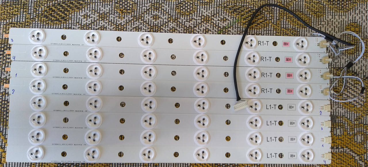 

LED подсветка Toshiba 39P2300D SVT390A12 комплект 4шт R + 4шт L
