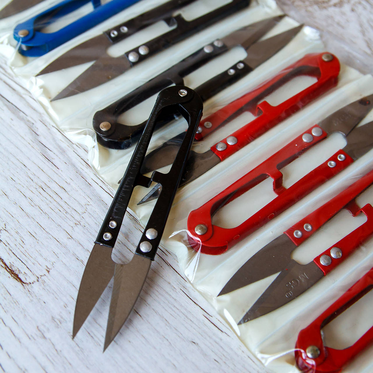 

Сниппер, ножницы для обрезки нитей / разные цвета / длина 10,5 см ( длина лезвия 3 см )