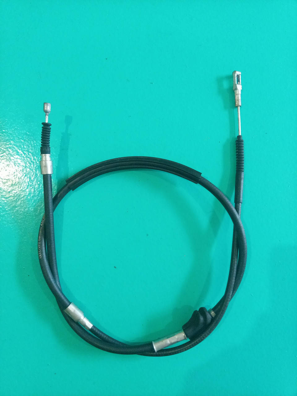 

Трос ручника Ауди А6 С4.1994-1997. Ауди А6 С5. 1997-2005. Ауди 100С4. 1990-1994. Барабанные тормоза