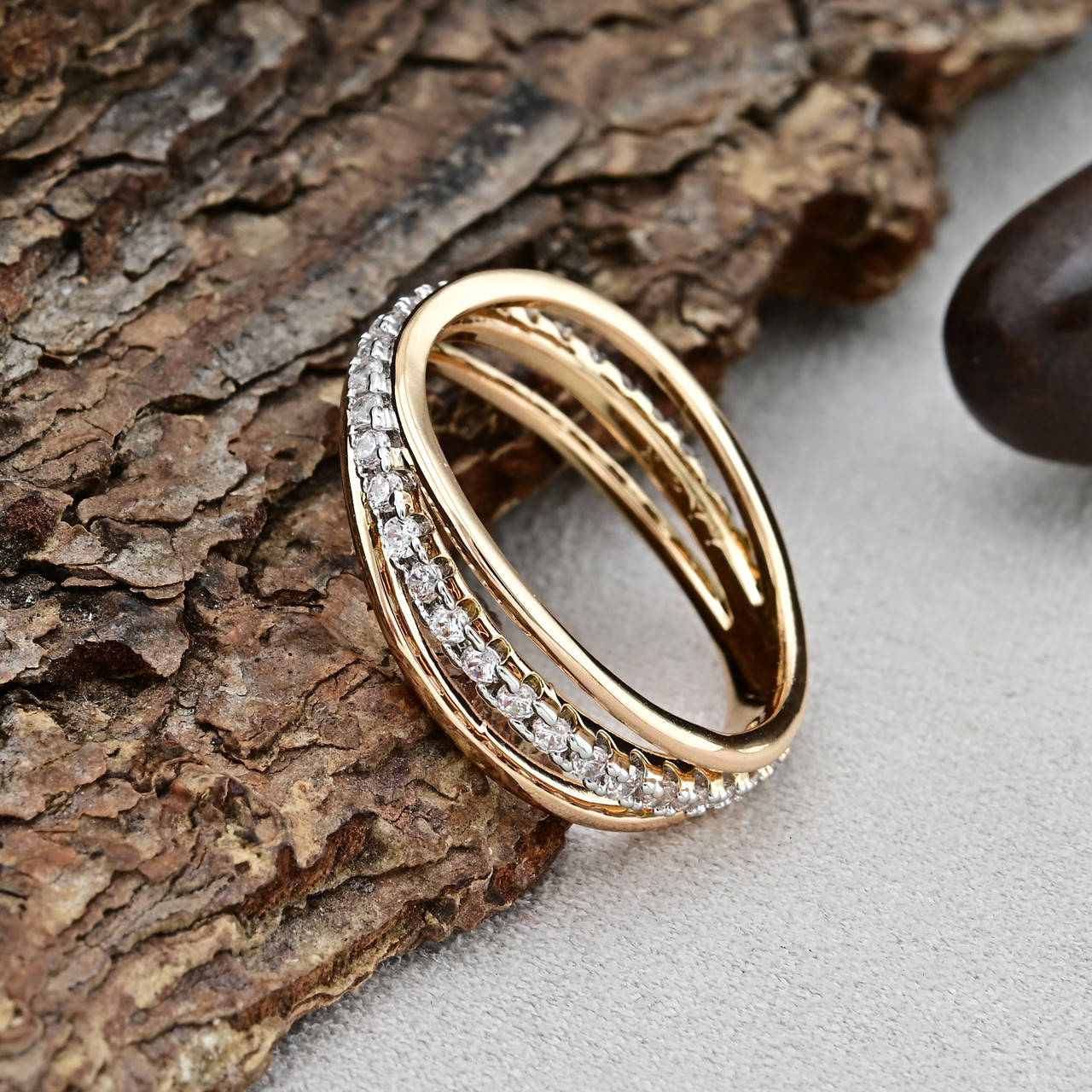 

Кольцо Xuping 14806 ширина 6 мм белые фианиты позолота с родированием 18К размер 18