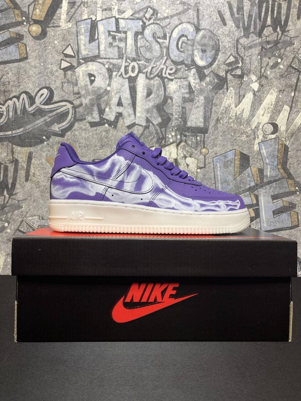 

Кеды мужские, женские, унисекс Найк Эир Форс 1 низкие (Nike Air Force 1 Low 07 QS Purple Skeleton Halloween), Фиолетовый