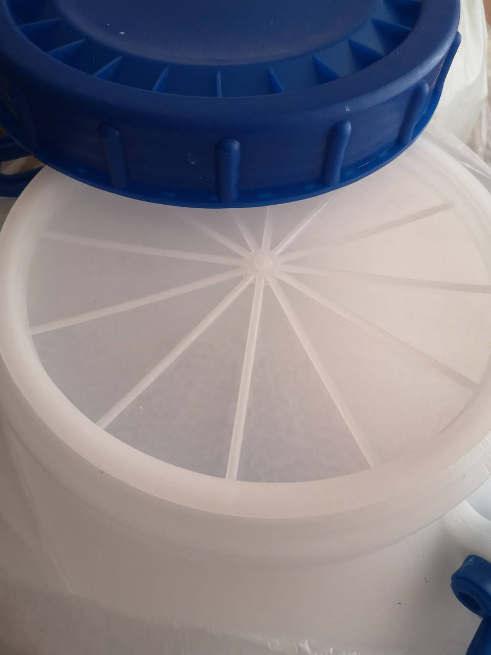 

Уплотнительный вкладыш под крышку (20л-60л) 221мм