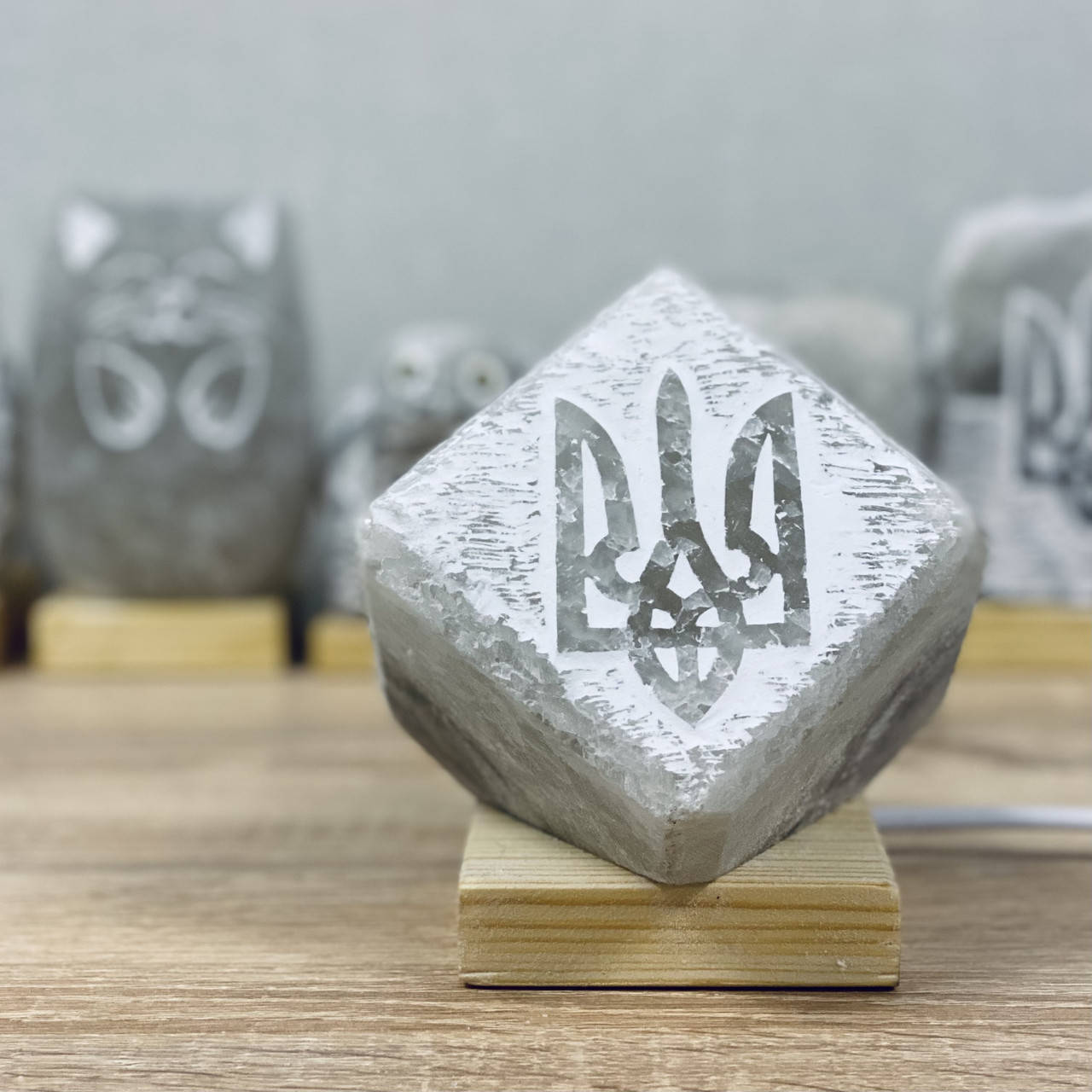 

Соляная лампа "Герб"