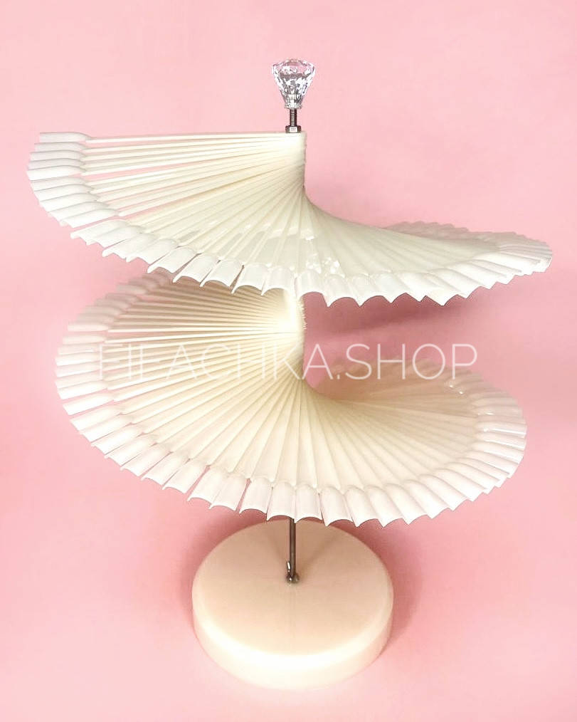 

Палитра для гель лаков на подставке, молочная, типсы прямые, 120 шт